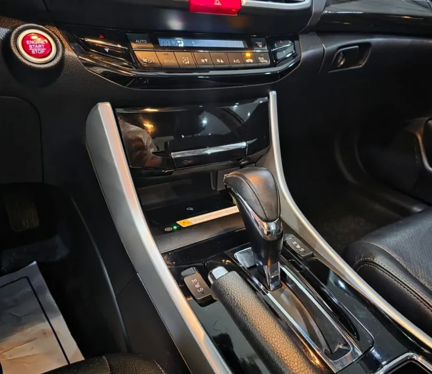 Honda Accord 2.4 бензин! Автоматик! Екзекютив!, снимка 8 - Автомобили и джипове - 54822167