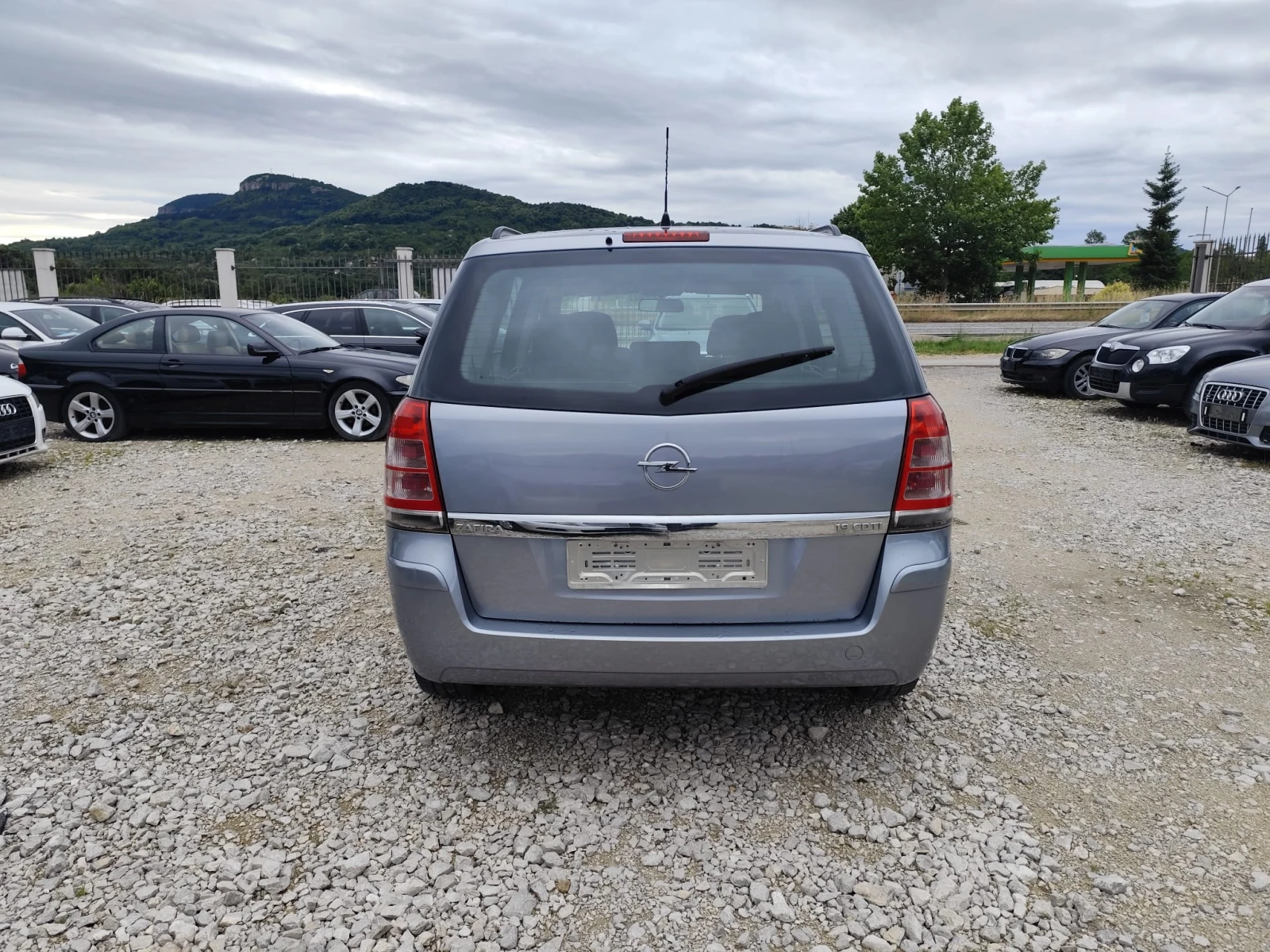 Opel Zafira 1.9 дизел Италия 7 места, снимка 6 - Автомобили и джипове - 54870363