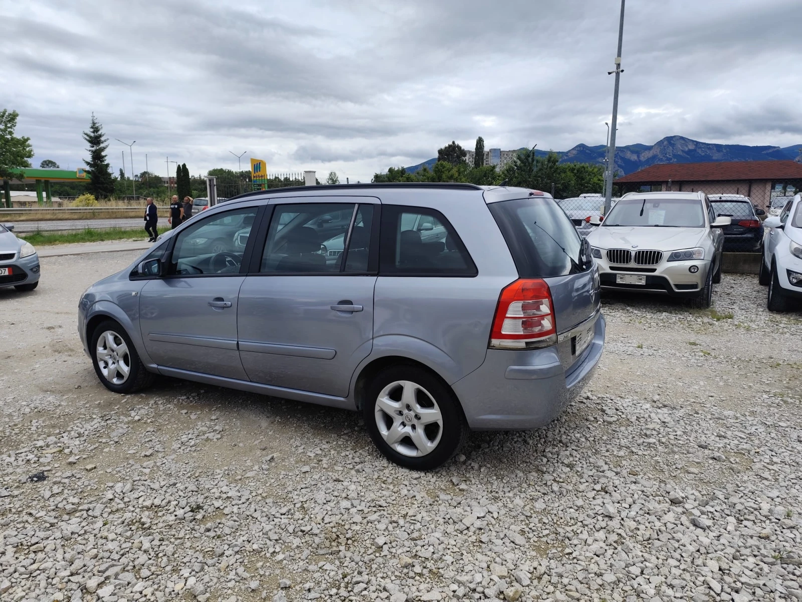 Opel Zafira 1.9 дизел Италия 7 места, снимка 8 - Автомобили и джипове - 54870363