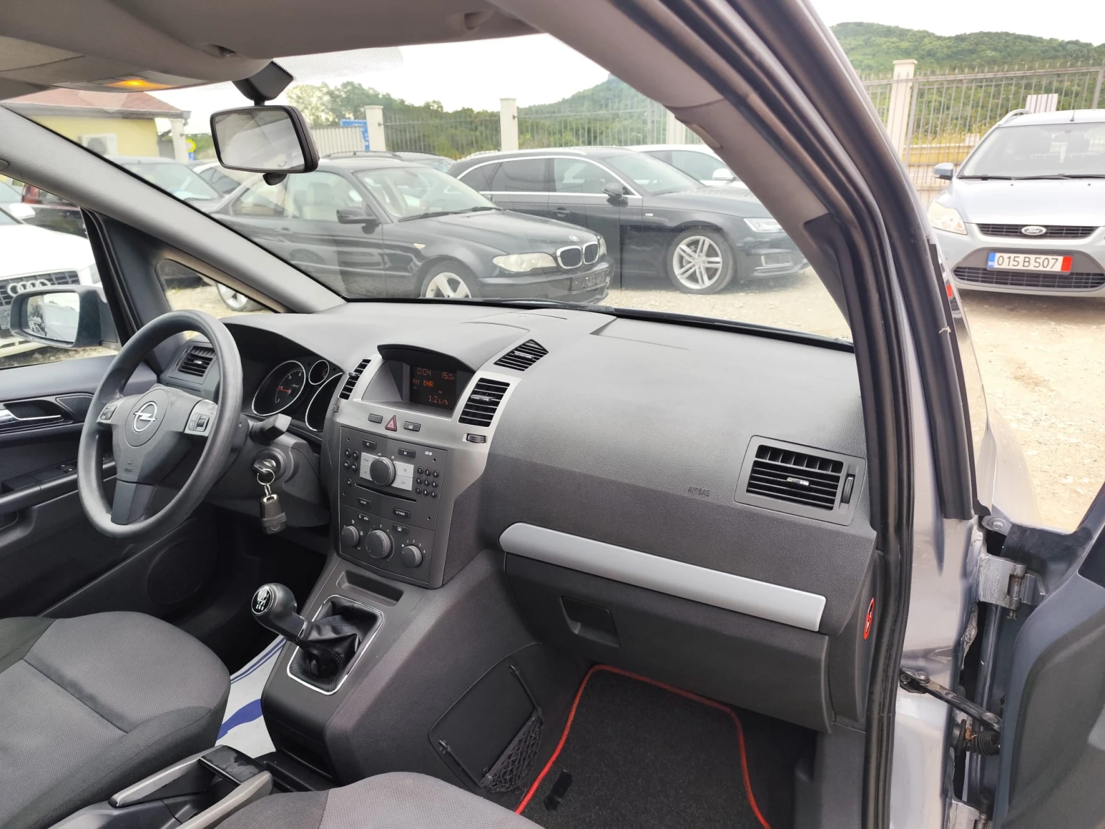 Opel Zafira 1.9 дизел Италия 7 места, снимка 12 - Автомобили и джипове - 54870363