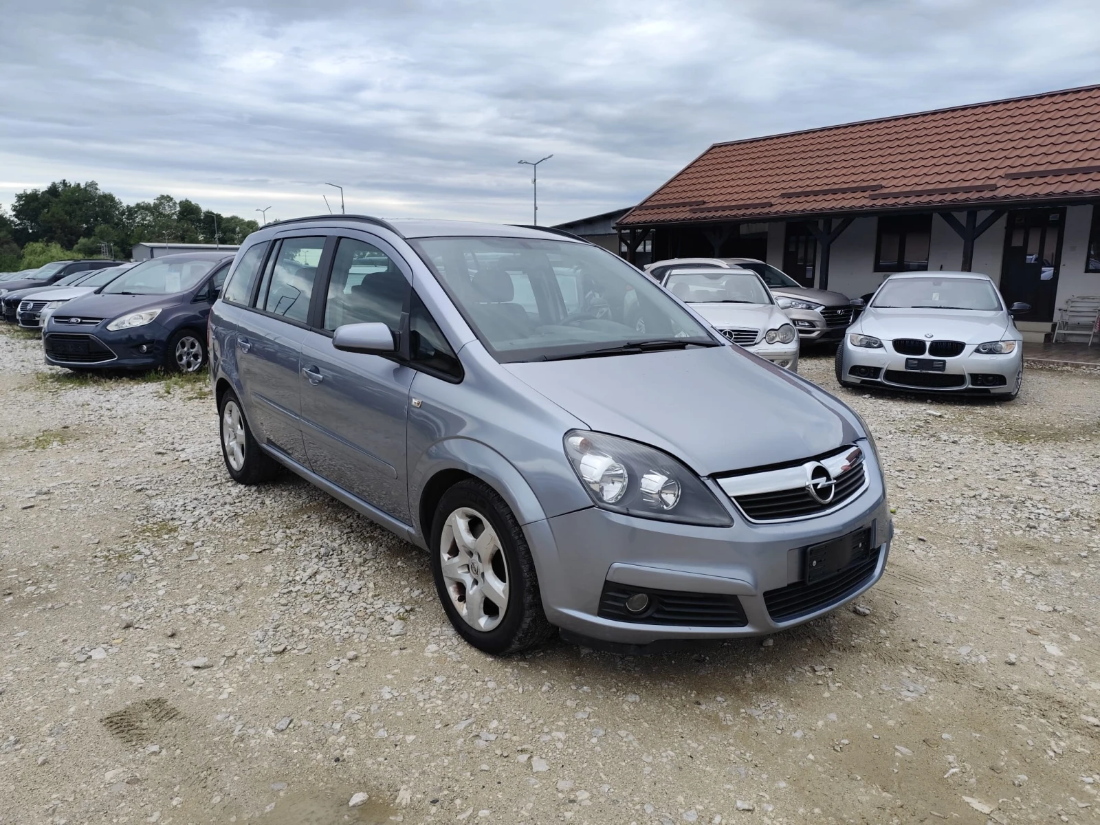 Opel Zafira 1.9 дизел Италия 7 места, снимка 3 - Автомобили и джипове - 54870363