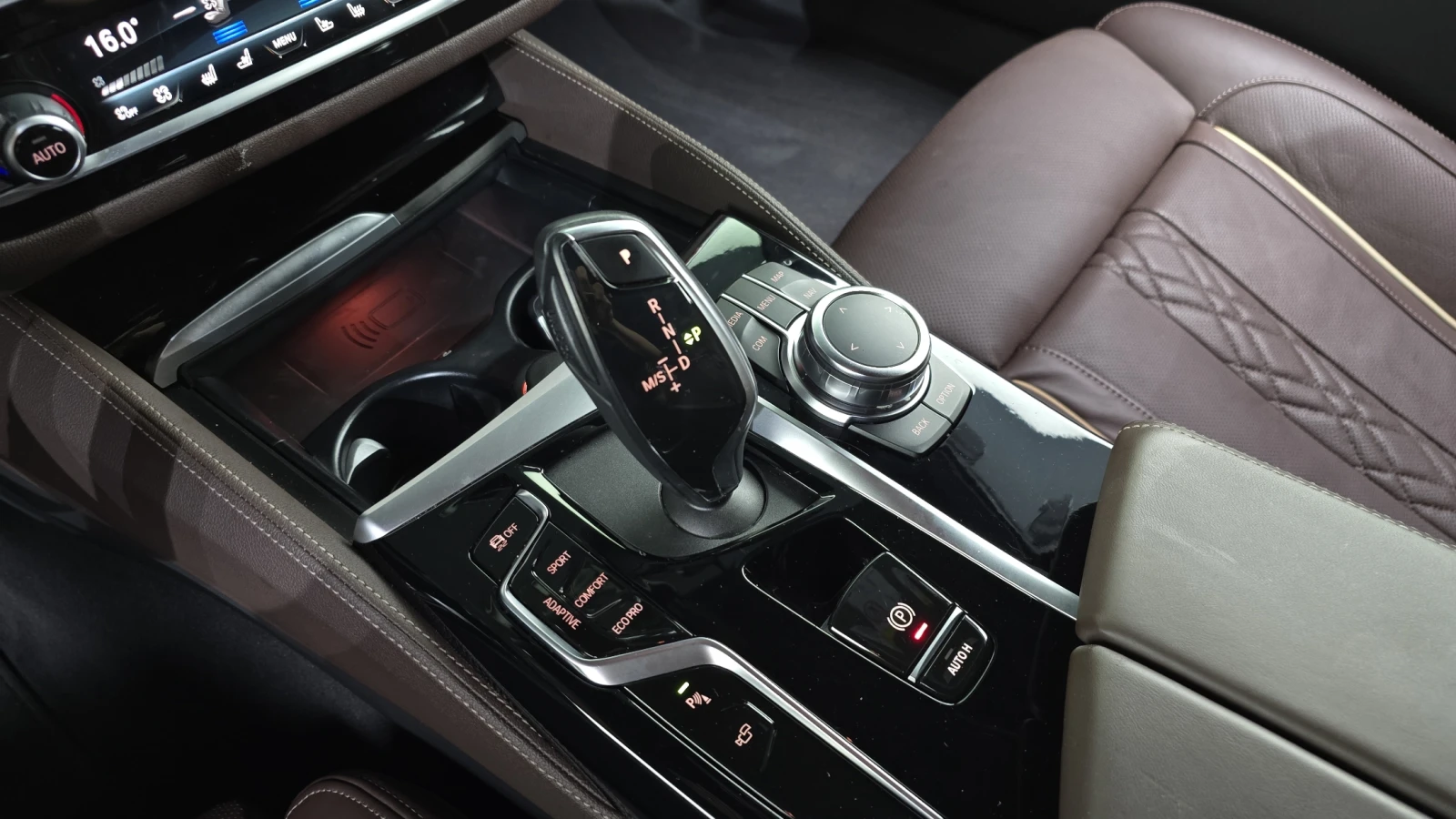 BMW 550 ЕЛ. БАГАЖНИК* 360* BLIND SPOT* HUD* КРАЙНА ЦЕНА, снимка 9 - Автомобили и джипове - 55435471
