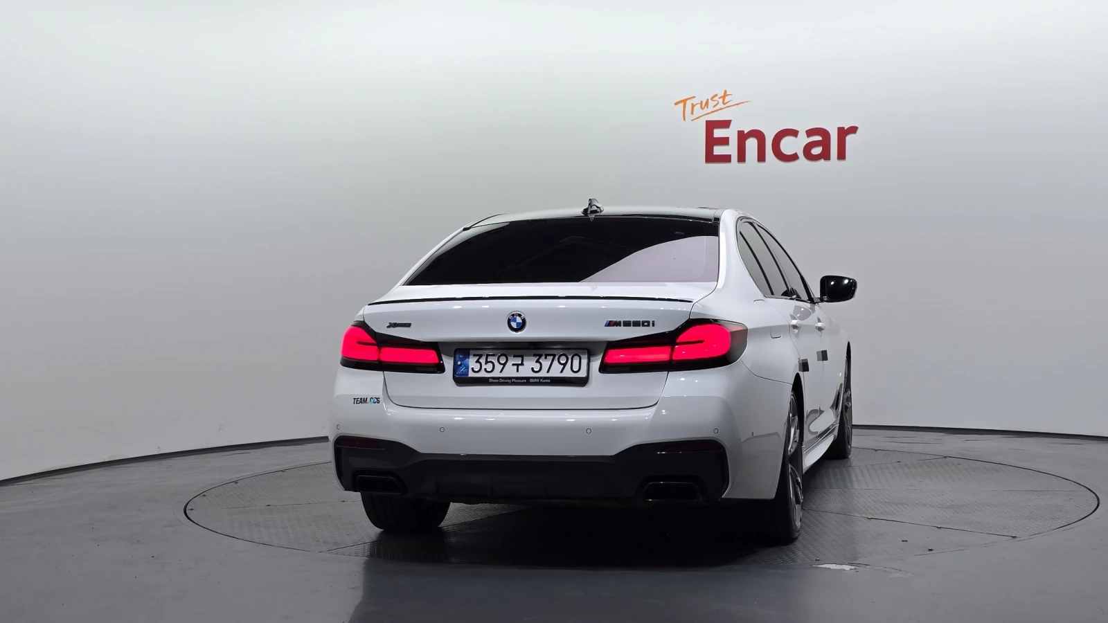 BMW 550 ЕЛ. БАГАЖНИК* 360* BLIND SPOT* HUD* КРАЙНА ЦЕНА, снимка 4 - Автомобили и джипове - 55435471