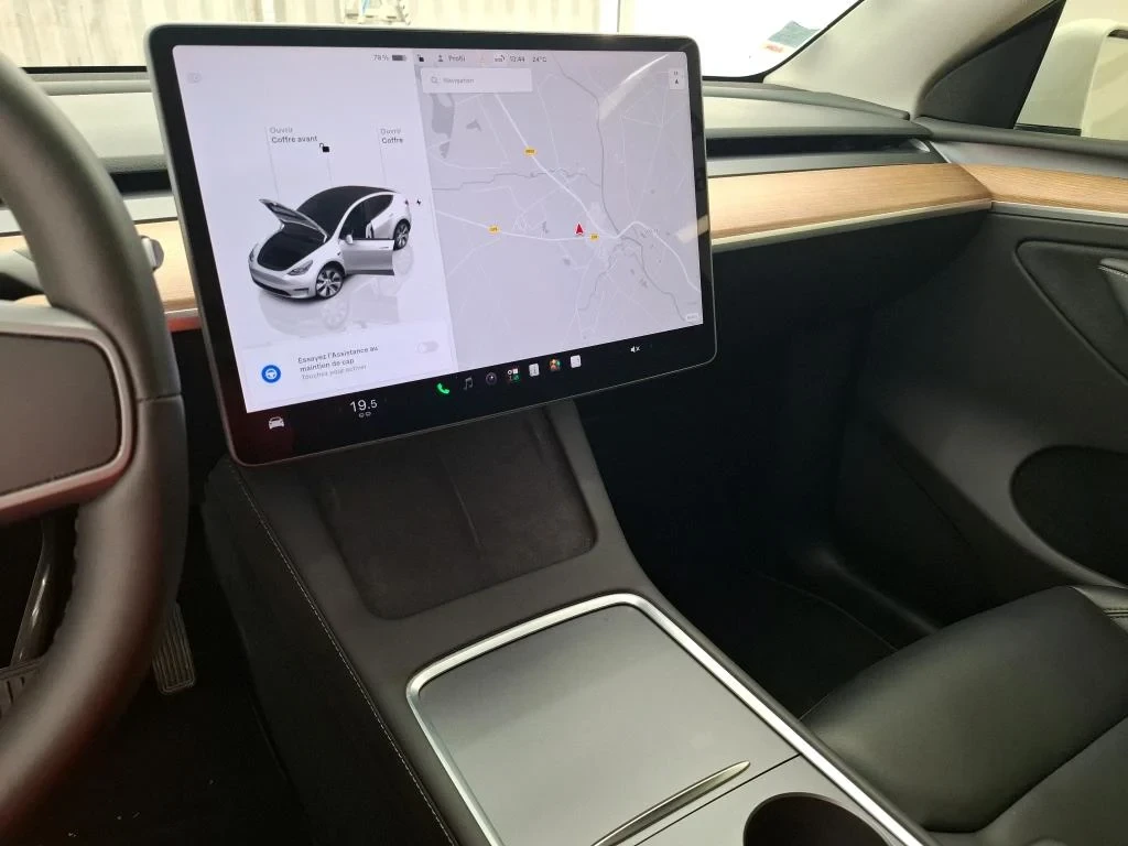 Tesla Model Y Long Range Dual Motor AWD, снимка 9 - Автомобили и джипове - 56085614