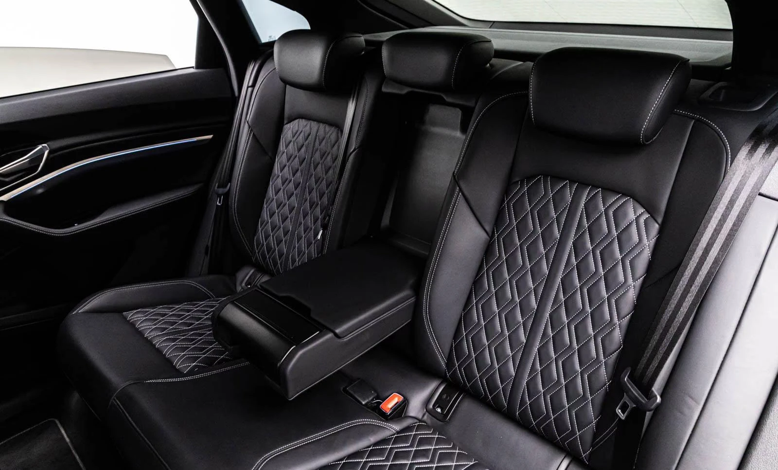 Audi E-Tron SPORTBACK/55/408HP/CAM/DIAMOND/SLINE/BLACK/922z | Mobile.bg � ����������� 14