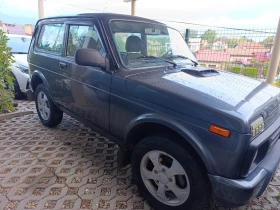     Lada Urban Gas