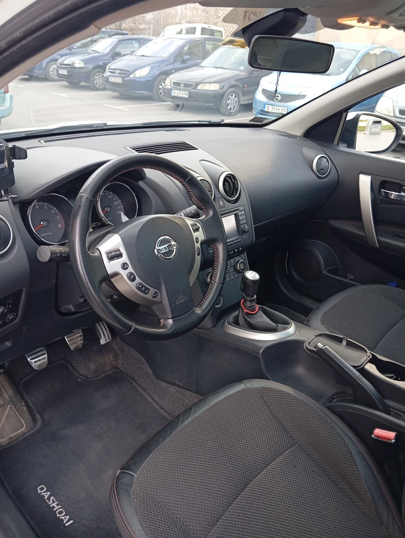 Nissan Qashqai 2.0, снимка 7 - Автомобили и джипове - 49533803