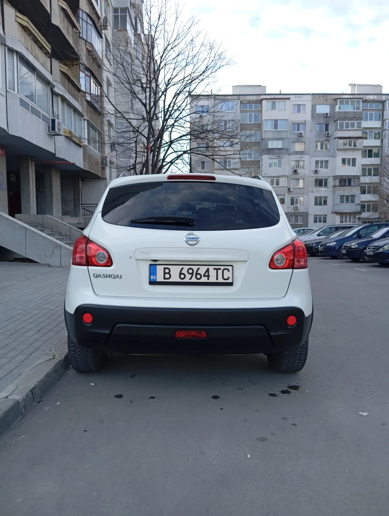 Nissan Qashqai 2.0, снимка 4 - Автомобили и джипове - 49533803