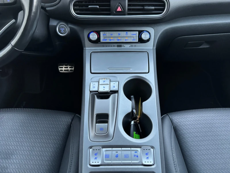 Hyundai Kona PREMIUM 64KWh/BLUELINK/SOH99%/TERMOPOMPA/, снимка 9 - Автомобили и джипове - 52806249