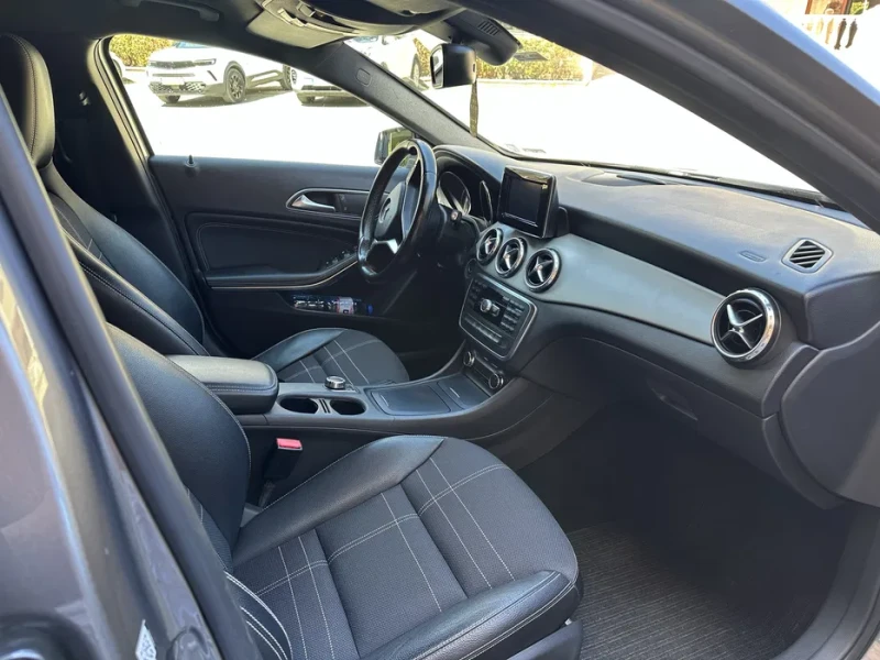 Mercedes-Benz GLA 200 FULL, снимка 10 - Автомобили и джипове - 53597930