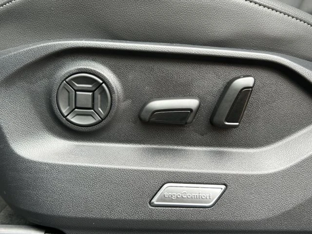 VW Touareg 3.0TDI/231HP/V6/DSG/4X4/CAM/LED/19&#39;&#39;/166v - 90599 лв. - 67949061 | Car24.bg
