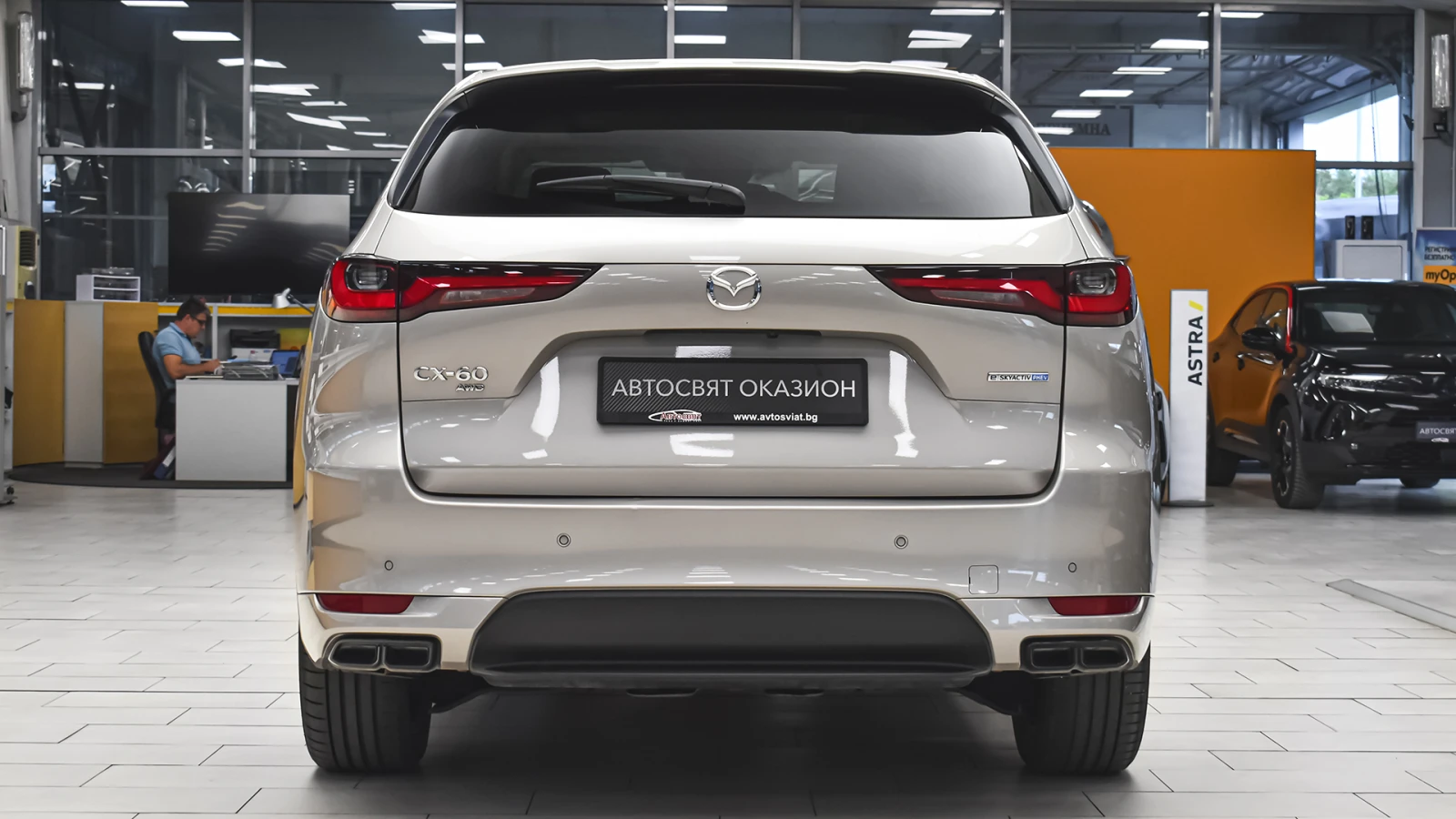 Mazda CX-60 2.5 e-SKYACTIV PHEV HOMURA 4x4 Automatic - изображение 3