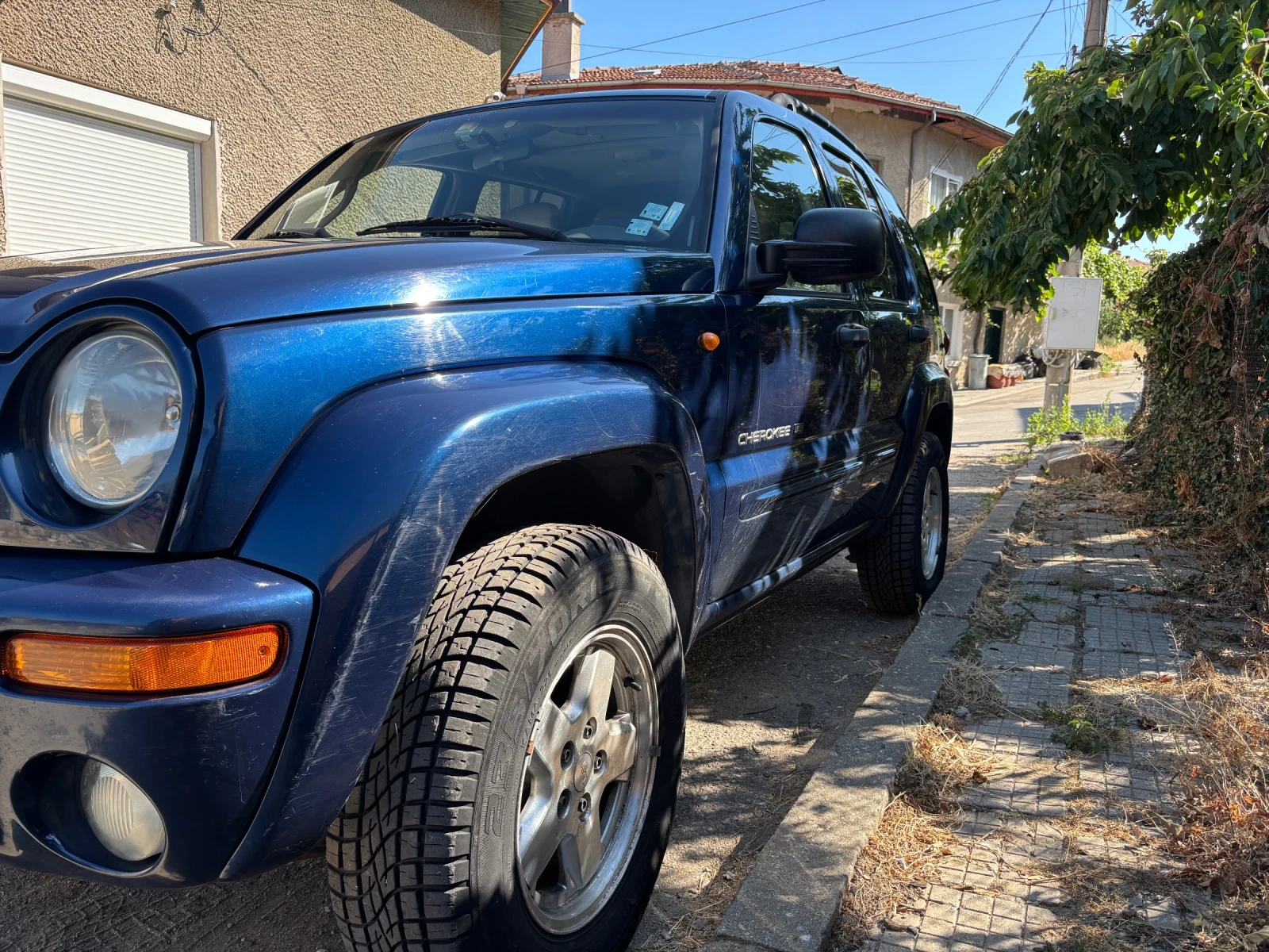Jeep Cherokee 3.7 4x4 - изображение 2
