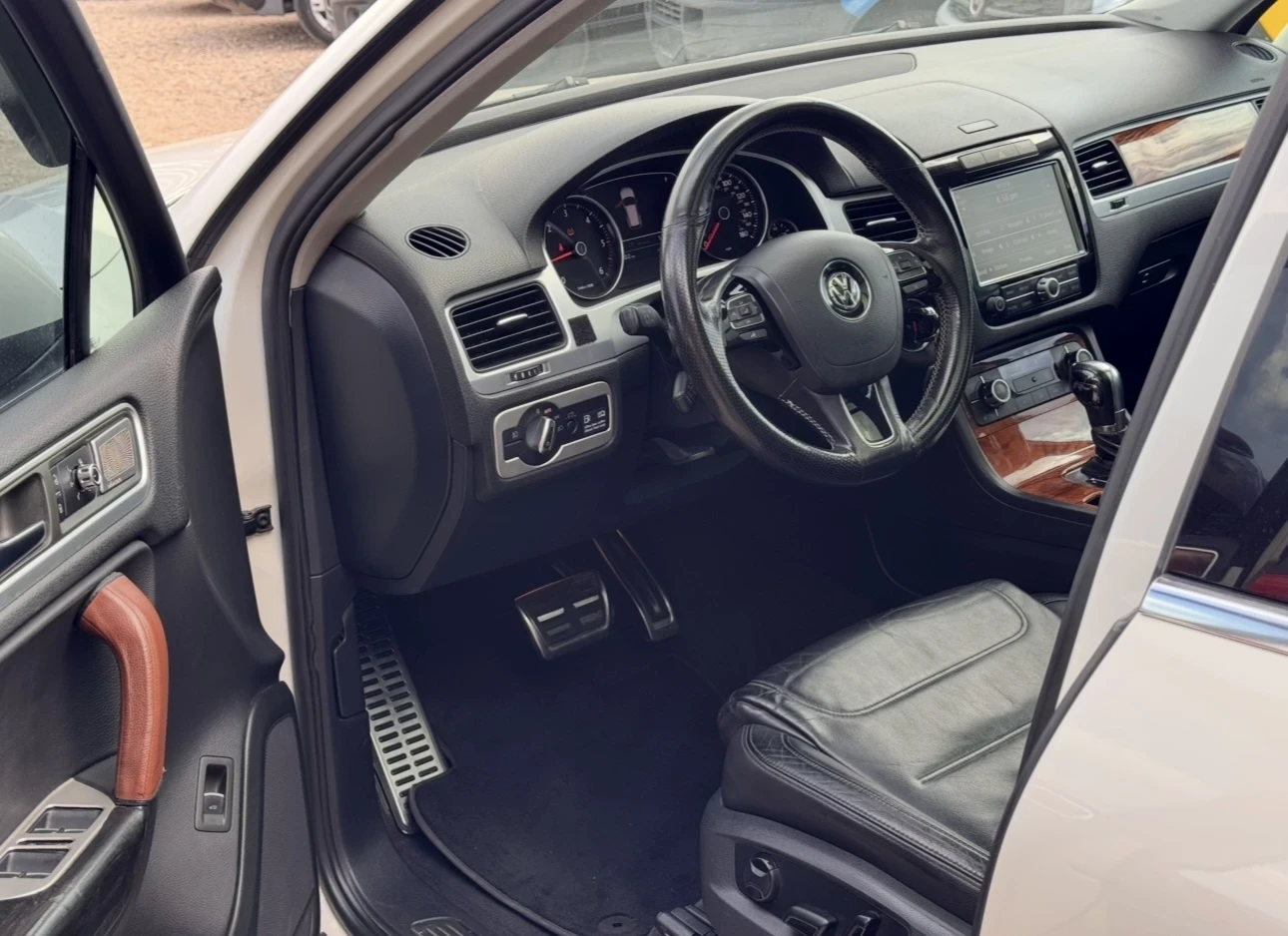 VW Touareg 3.0TDI / R-line, снимка 7 - Автомобили и джипове - 53723431