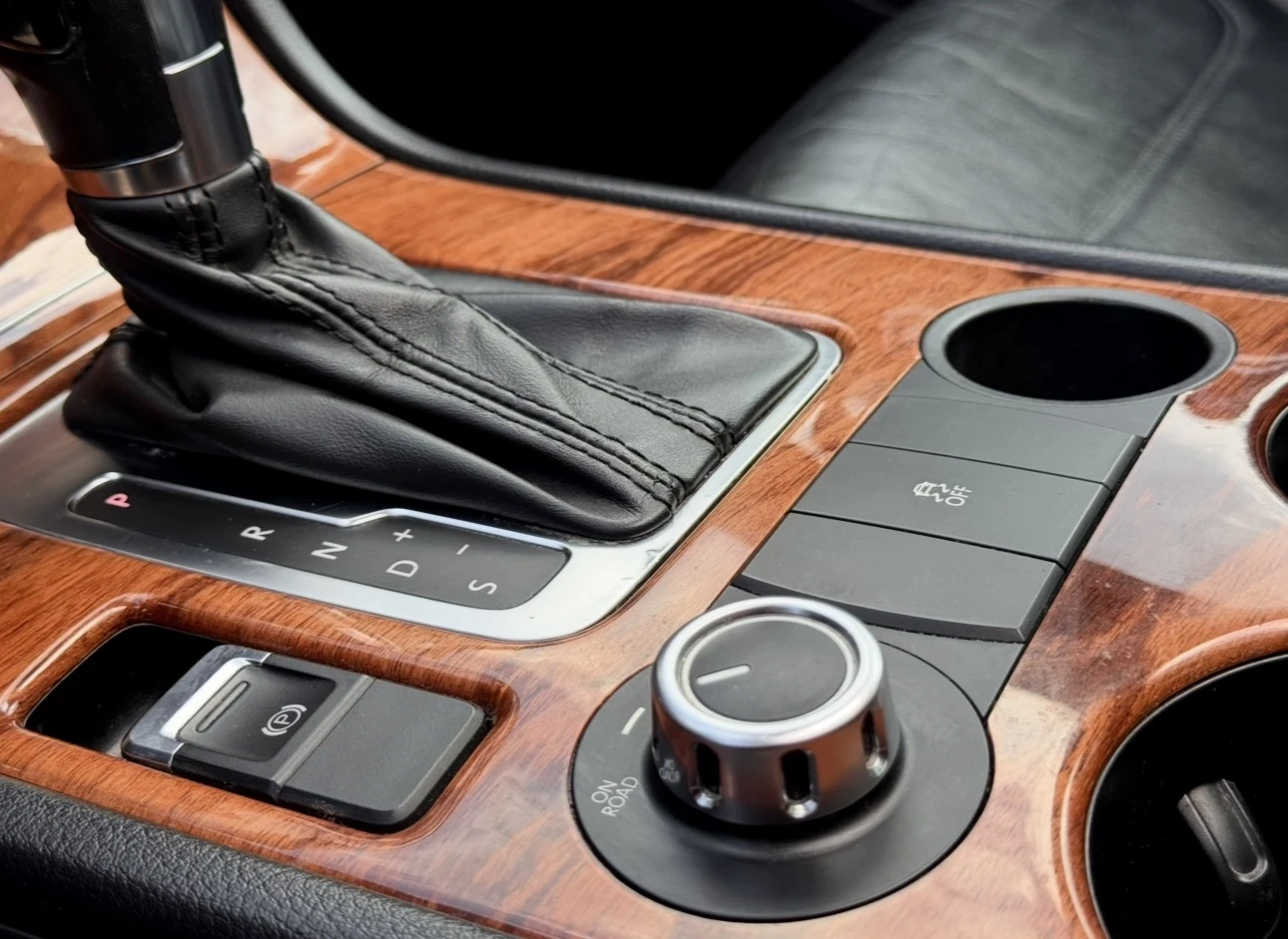 VW Touareg 3.0TDI / R-line, снимка 12 - Автомобили и джипове - 53723431