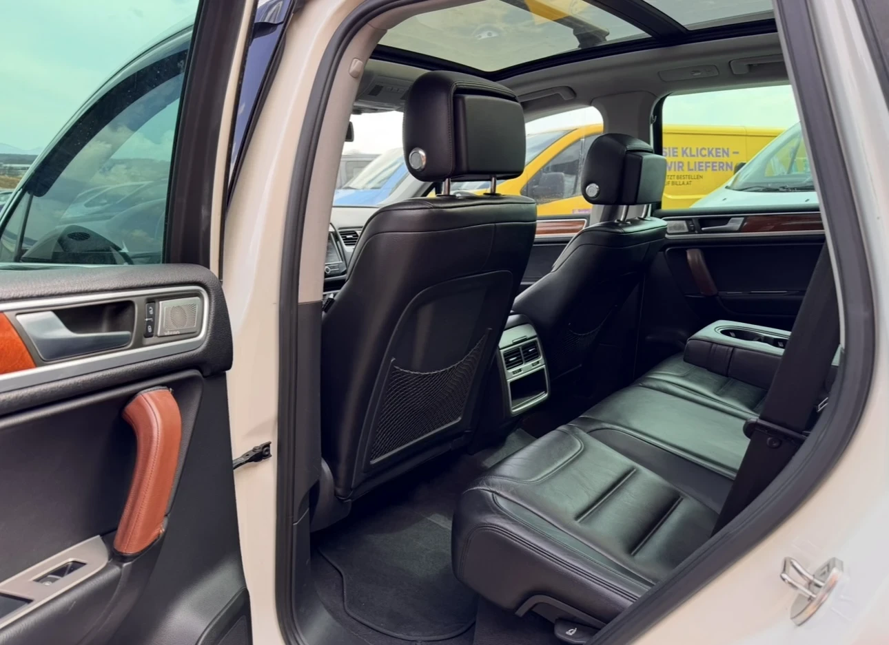 VW Touareg 3.0TDI / R-line, снимка 15 - Автомобили и джипове - 53723431