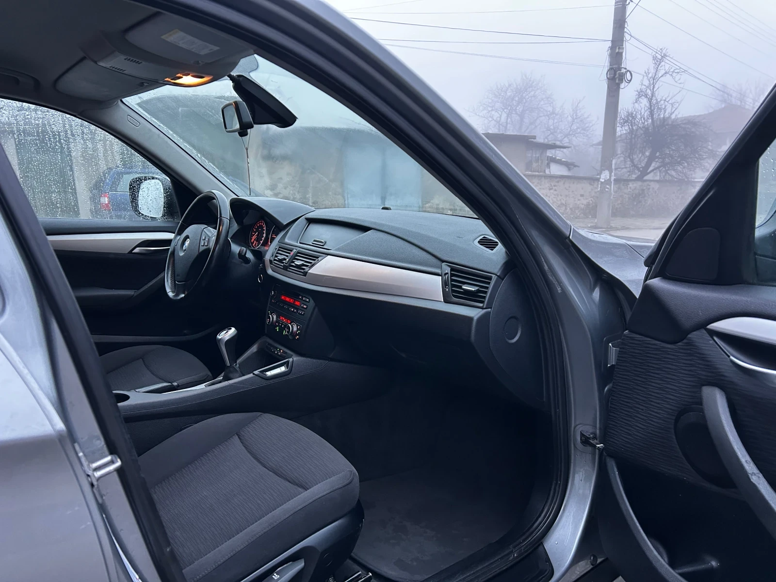 BMW X1 2.0d 143к.с.* ПОДГРЕВ* СЕРВИЗНА ИСТОРИЯ* , снимка 10 - Автомобили и джипове - 53805375