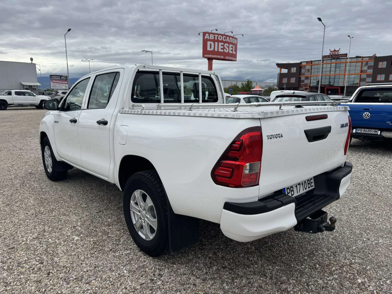 Toyota Hilux 2.4D 4X4 72 000 KM, снимка 5 - Автомобили и джипове - 54187941
