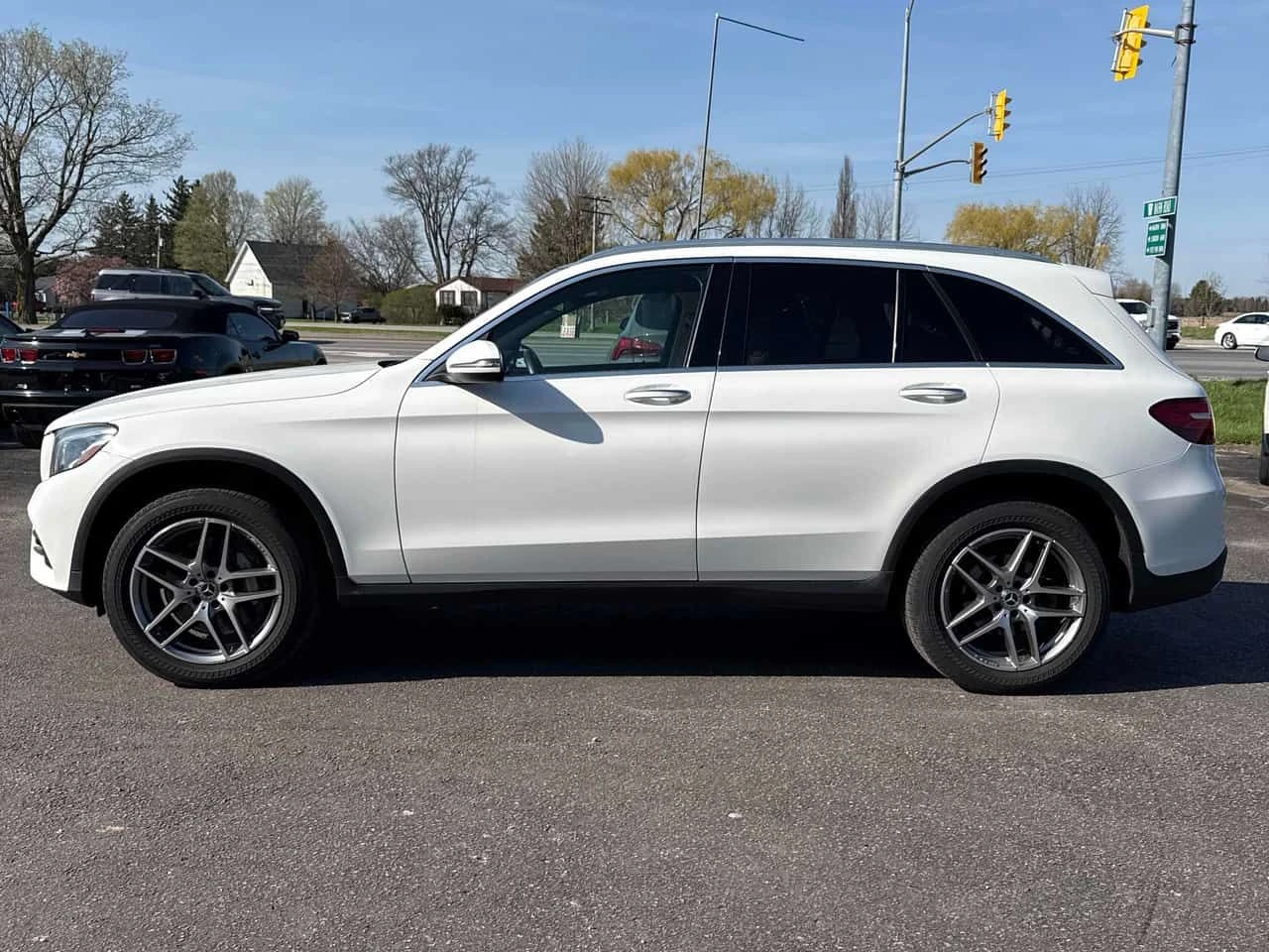 Mercedes-Benz GLC 300 | ПОДГРЕВ | ПАНОРАМА | CARFAX | , снимка 2 - Автомобили и джипове - 54360456