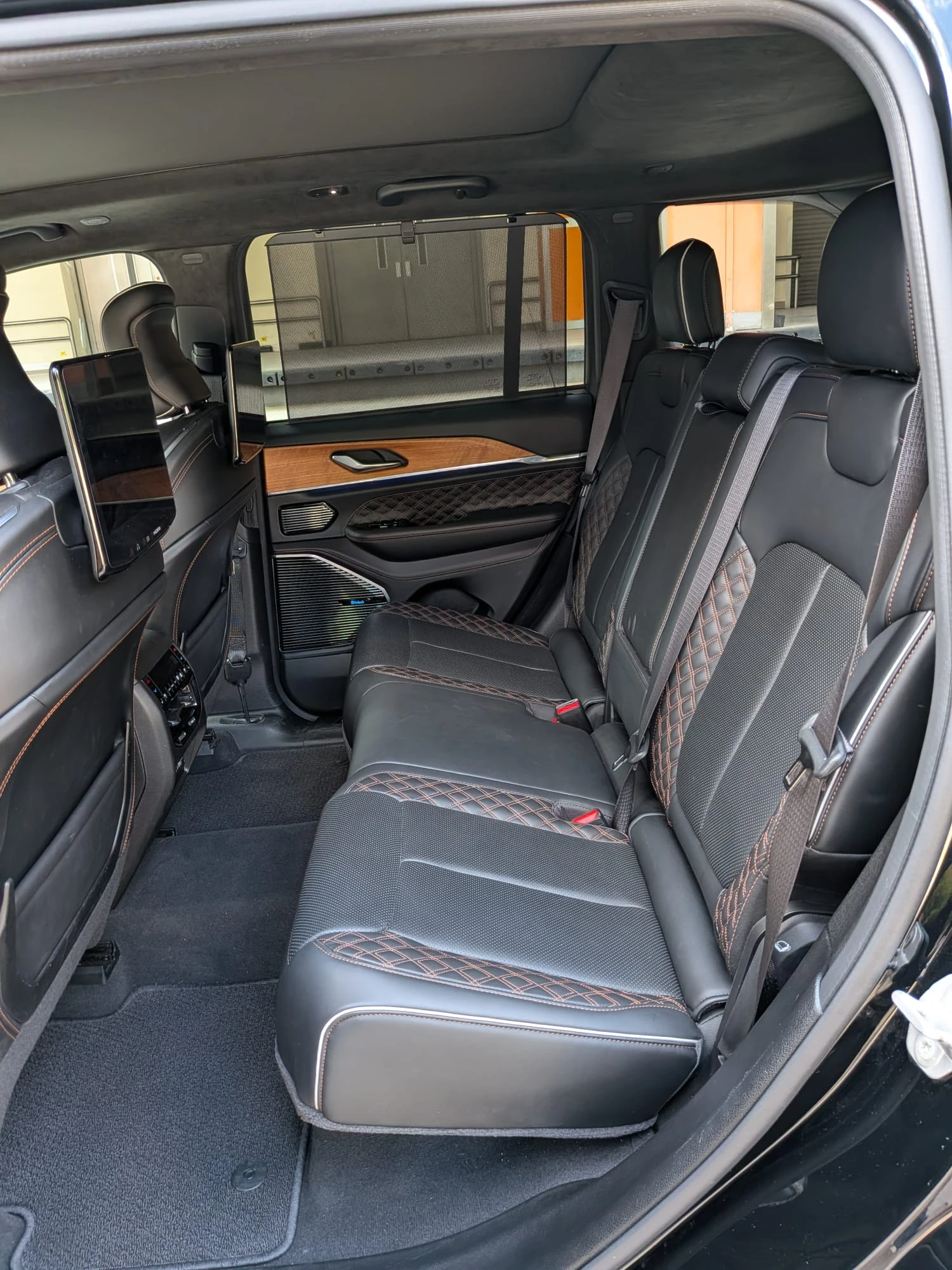 Jeep Grand cherokee 2.0 4XE* PLUGIN HYBRID* SUMMIT* RESERVE* FULL* , снимка 9 - Автомобили и джипове - 54810162