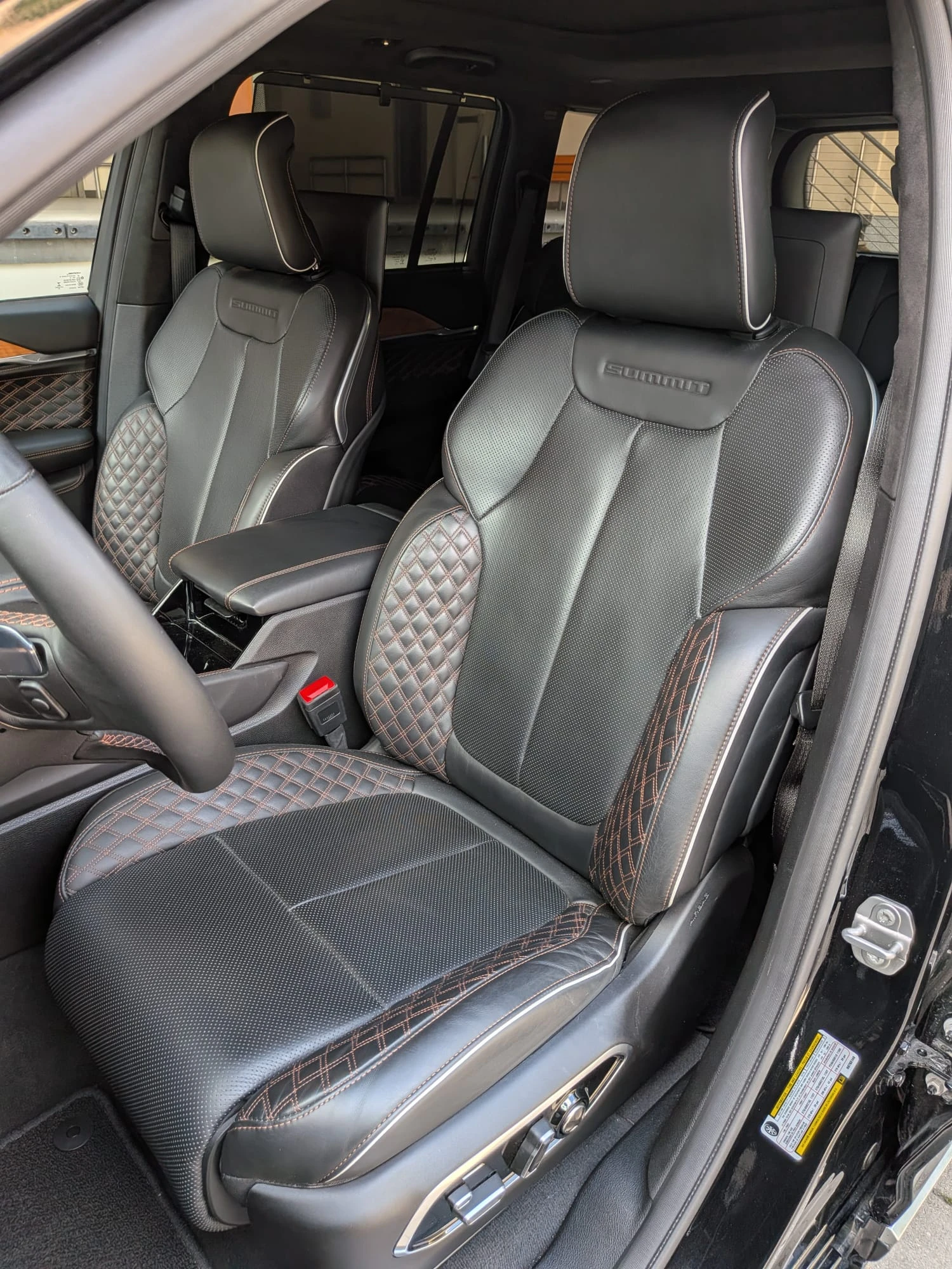 Jeep Grand cherokee 2.0 4XE* PLUGIN HYBRID* SUMMIT* RESERVE* FULL* , снимка 7 - Автомобили и джипове - 54810162