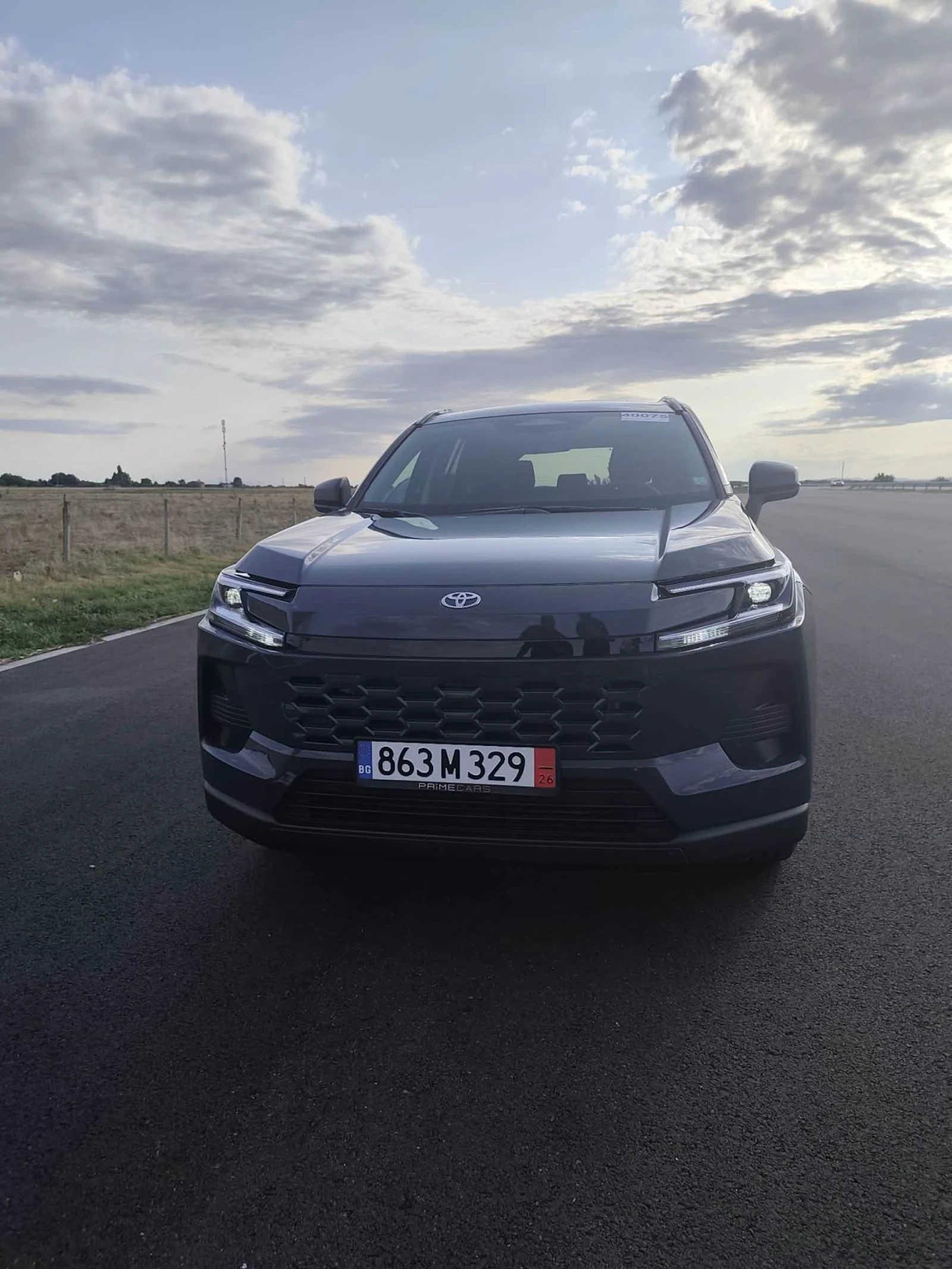 Toyota Rav4 2.5 236к.с. хибрид 