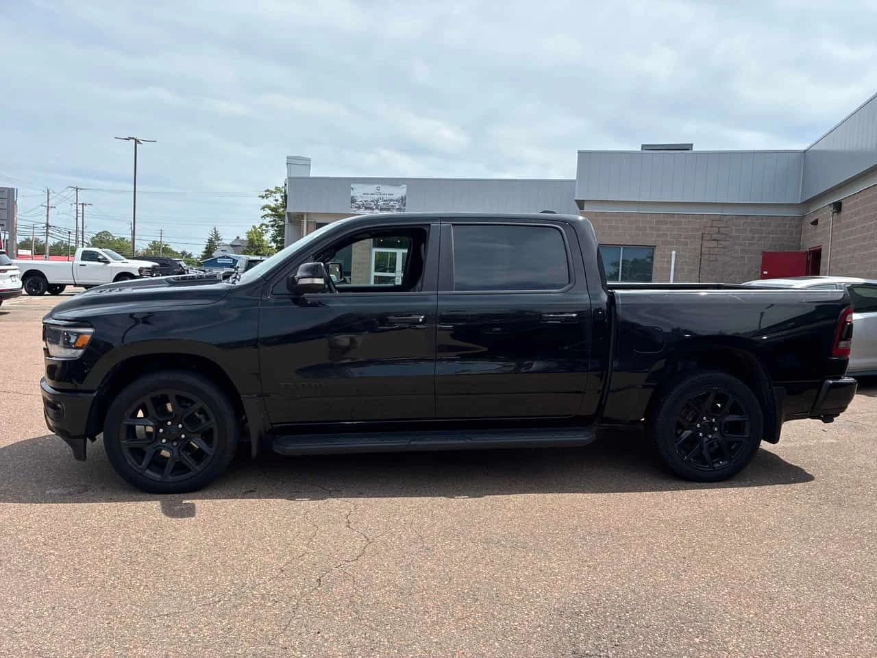 Dodge RAM 1500 Sport ����� / ������ �������� / CARFAX  | Mobile.bg � ����������� 2