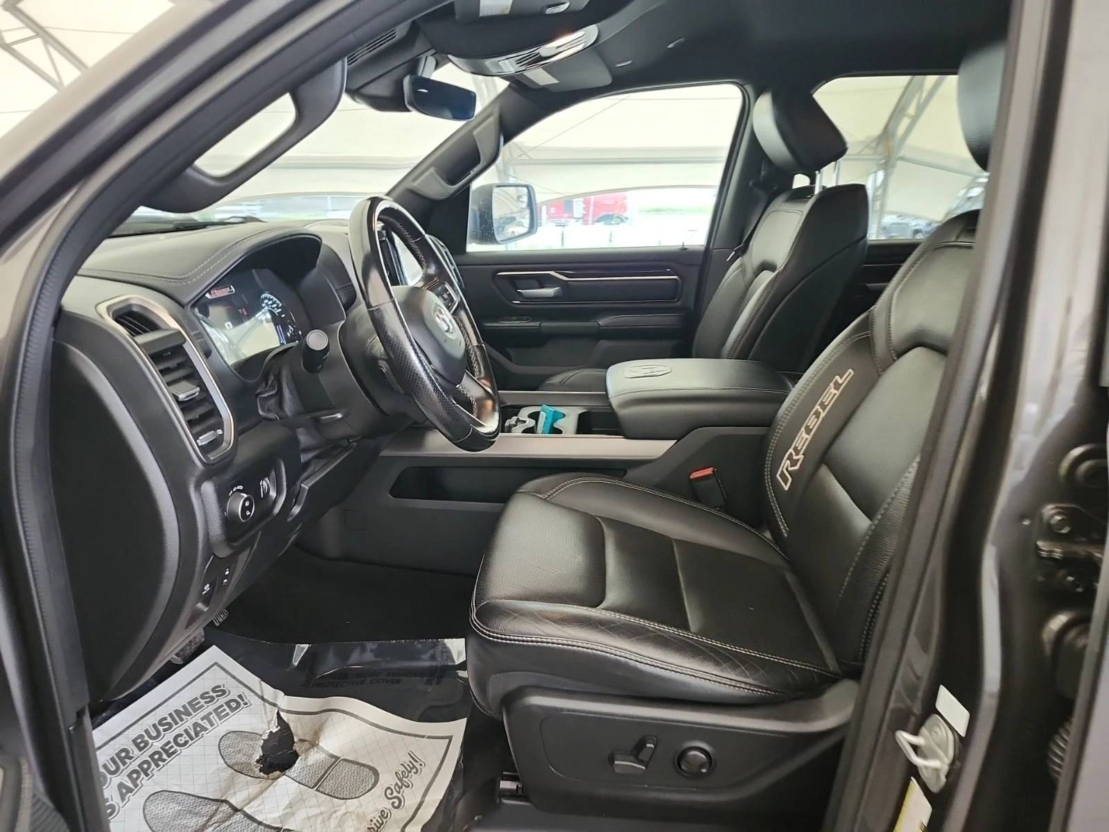 Dodge RAM 1500 * REBEL CREW CAB SHORT BED* АВТОКРЕДИТ* , снимка 5 - Автомобили и джипове - 55927547