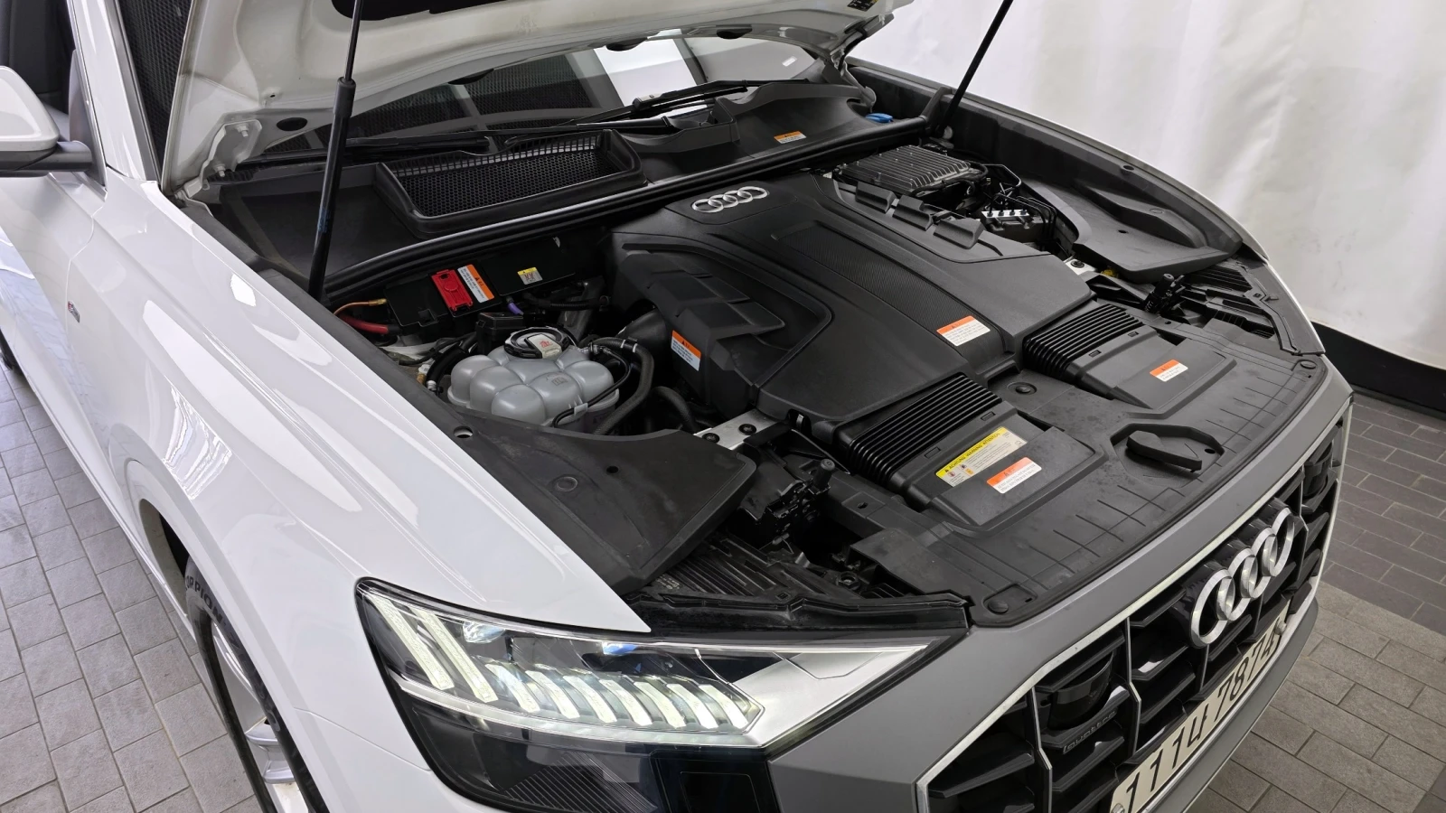 Audi Q8 45 TDI Quattro Premium, снимка 6 - Автомобили и джипове - 56213048