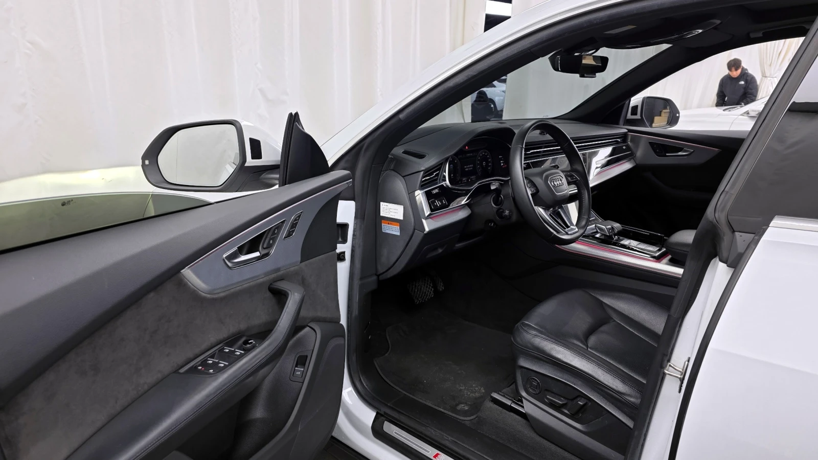 Audi Q8 45 TDI Quattro Premium, снимка 10 - Автомобили и джипове - 56213048