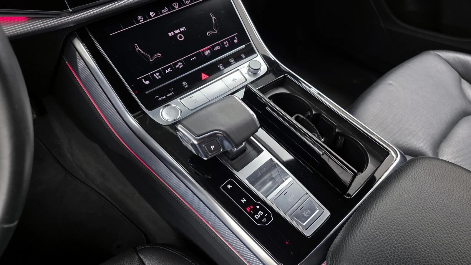 Audi Q8 45 TDI Quattro Premium, снимка 9 - Автомобили и джипове - 56213048
