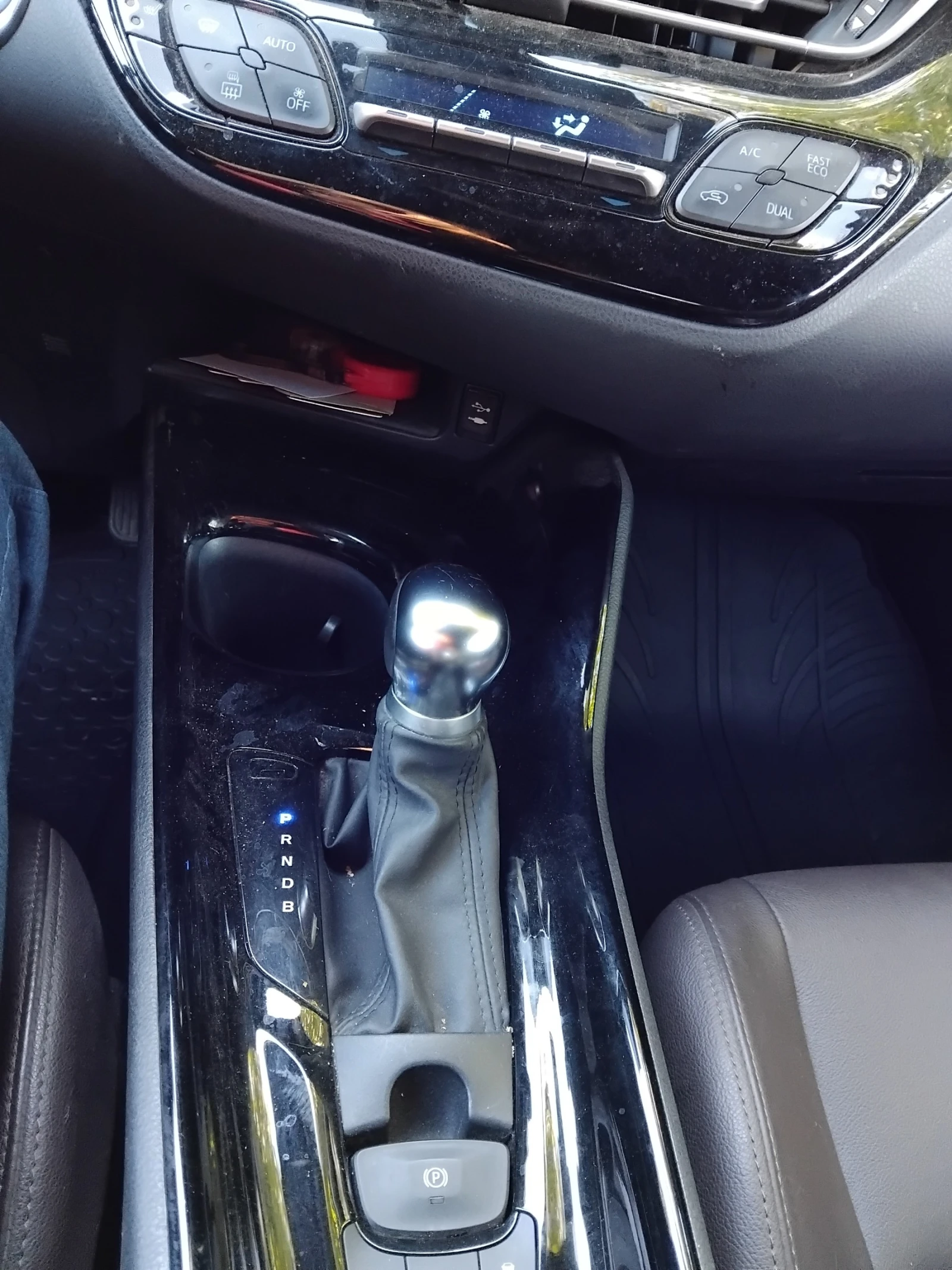 Toyota C-HR, снимка 3 - Автомобили и джипове - 56441890