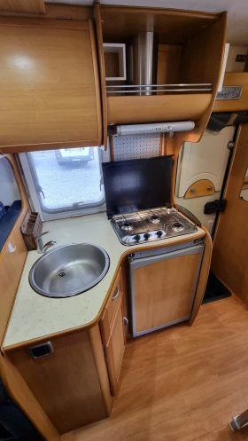 Кемпер CI International  Климатик на мотора, 6 места!, снимка 13