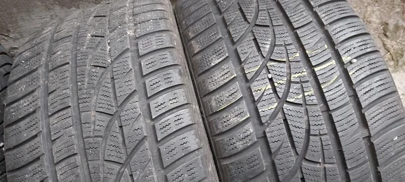 Гуми Зимни 255/35R19, снимка 2 - Гуми и джанти - 30949223