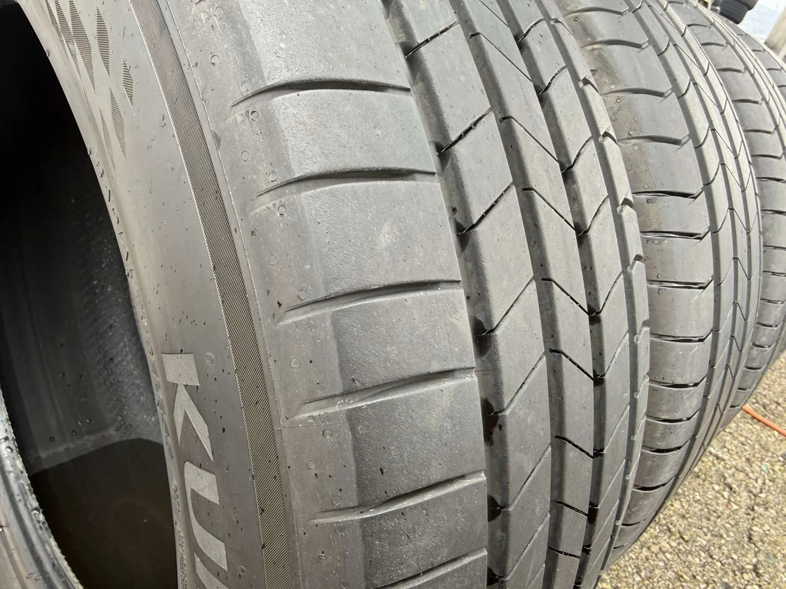 Гуми Летни 235/60R18, снимка 2 - Гуми и джанти - 54089717