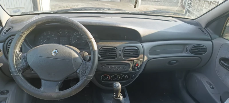 Renault Megane, снимка 5 - Автомобили и джипове - 49202780