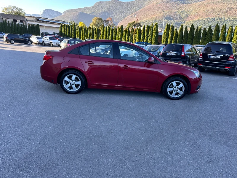 Chevrolet Cruze 1.6i GAZ - КЛИМАТИК - РЕАЛНИ КИЛОМЕТРИ, снимка 4 - Автомобили и джипове - 47445022