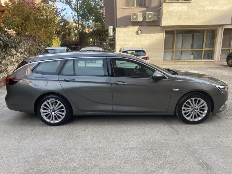 Opel Insignia 1.5i Turbo/Sport/Innovation/Automatic/LED Matrix, снимка 2 - Автомобили и джипове - 47708032