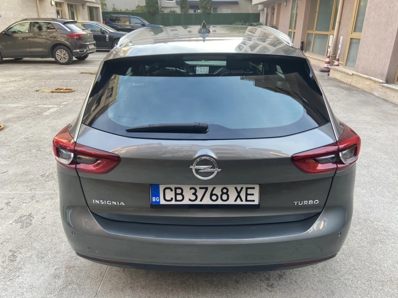 Opel Insignia 1.5i Turbo/Sport/Innovation/Automatic/LED Matrix, снимка 4 - Автомобили и джипове - 47708032