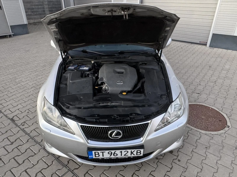 Lexus IS 220d ОТЛИЧНО СЪСТОЯНИЕ, снимка 7 - Автомобили и джипове - 48742240