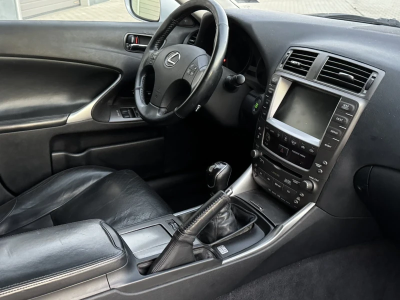 Lexus IS 220d ОТЛИЧНО СЪСТОЯНИЕ, снимка 10 - Автомобили и джипове - 48742240