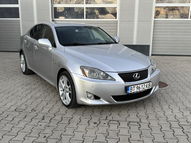 Lexus IS 220d ОТЛИЧНО СЪСТОЯНИЕ, снимка 3 - Автомобили и джипове - 48742240