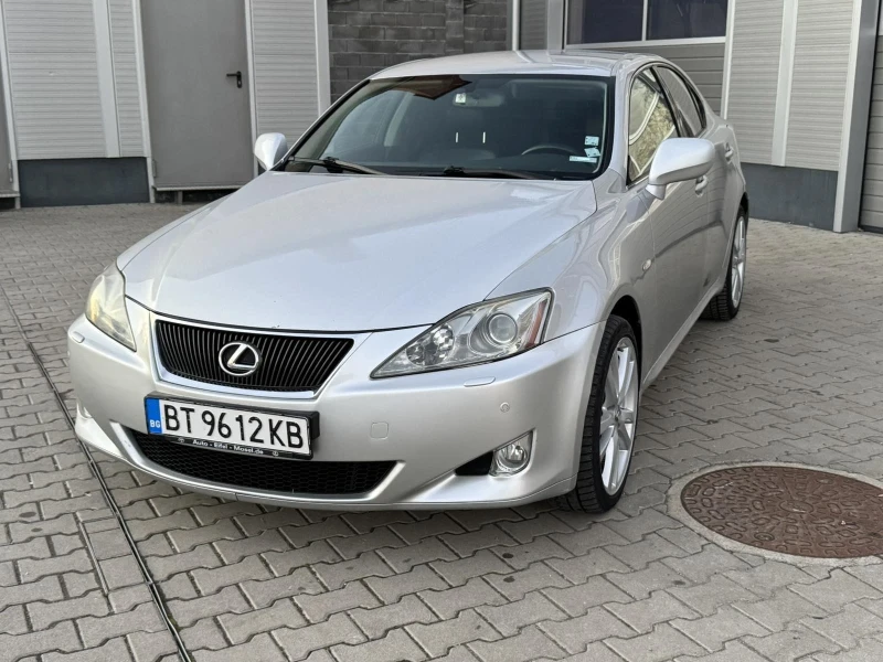 Lexus IS 220d ОТЛИЧНО СЪСТОЯНИЕ, снимка 2 - Автомобили и джипове - 48742240