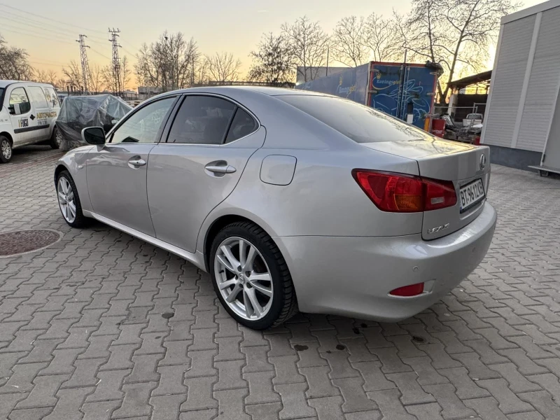 Lexus IS 220d ОТЛИЧНО СЪСТОЯНИЕ, снимка 5 - Автомобили и джипове - 48742240