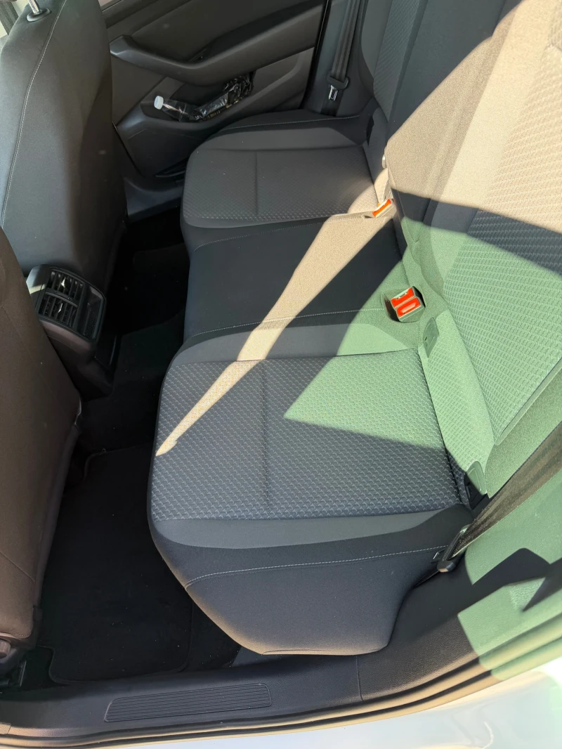 VW Passat Напълно обслужена, снимка 9 - Автомобили и джипове - 52045837