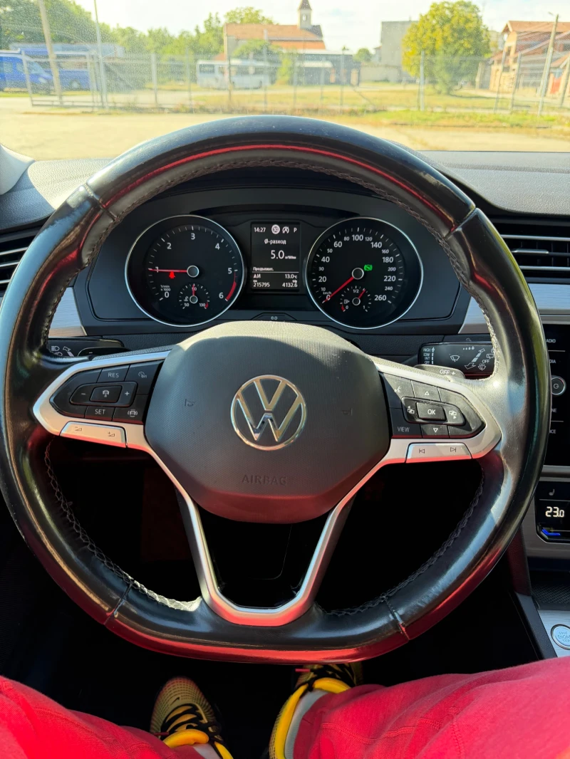 VW Passat Напълно обслужена, снимка 15 - Автомобили и джипове - 52045837