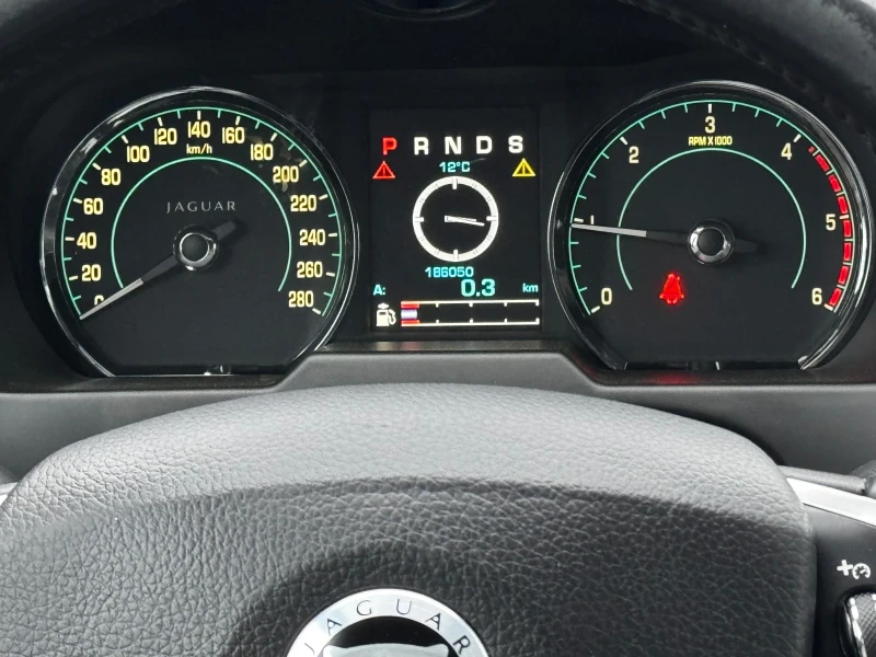 Jaguar Xf 2.2D ИТАЛИЯ, снимка 13 - Автомобили и джипове - 52124850