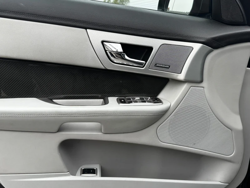 Jaguar Xf 2.2D ИТАЛИЯ, снимка 16 - Автомобили и джипове - 52124850