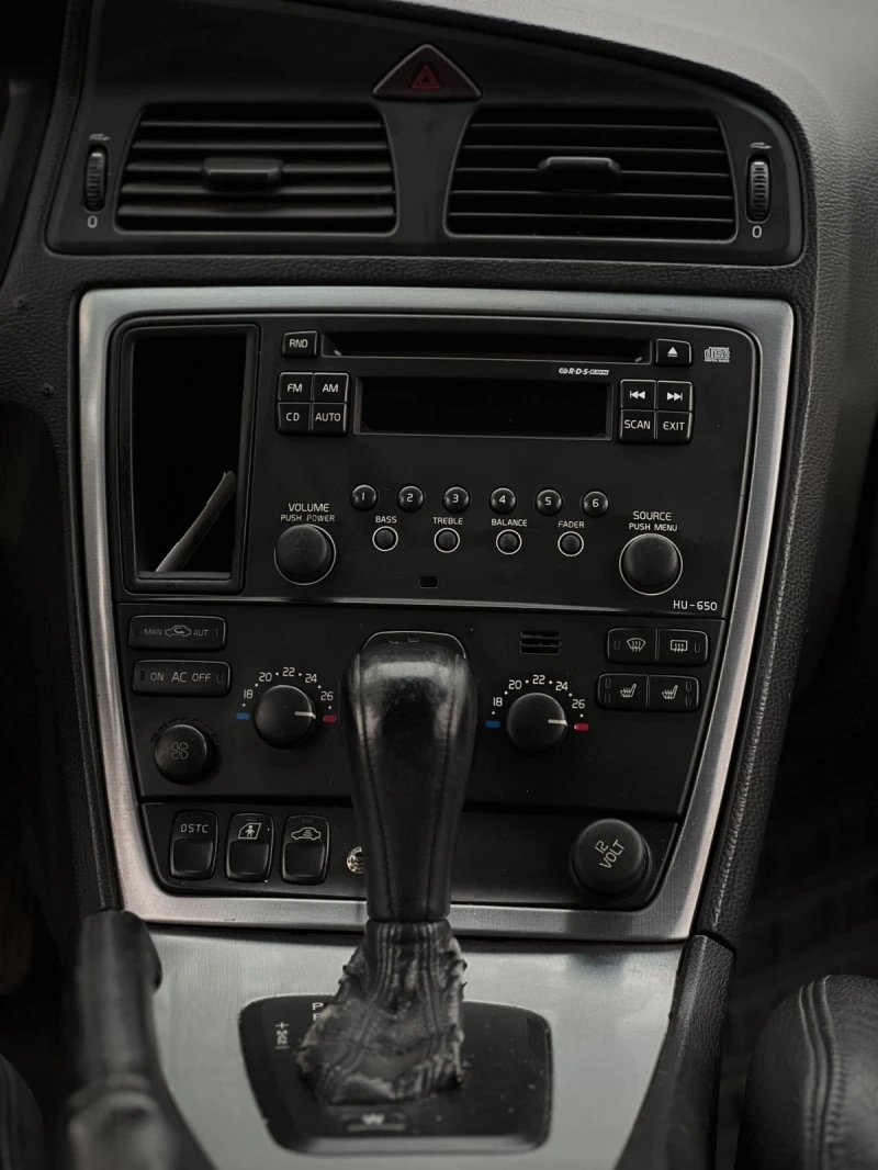 Volvo V70 2 х D5 в 1, снимка 6 - Автомобили и джипове - 52312614