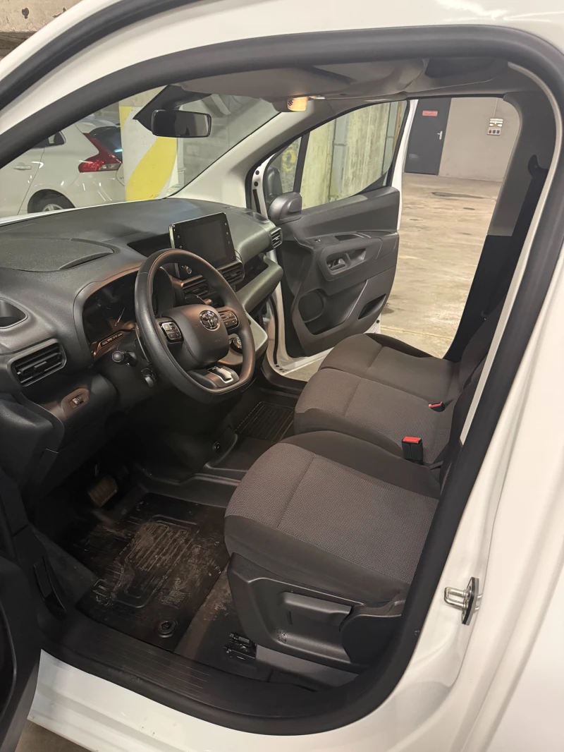 Toyota Proace City 1.5D, снимка 7 - Автомобили и джипове - 52931640